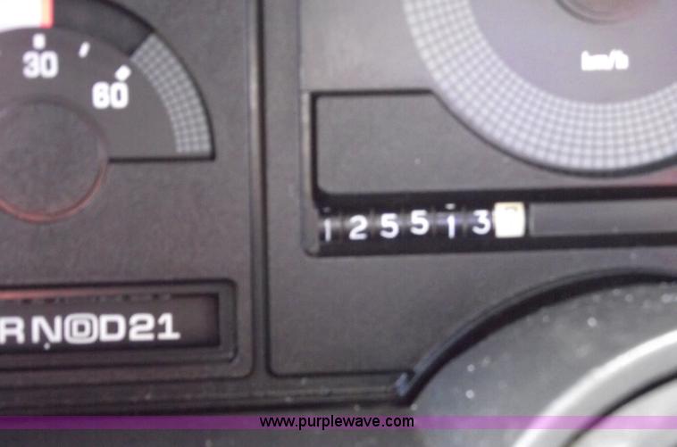 image for item A4086 1991 GMC Sierra 1500 SLE pickup truck