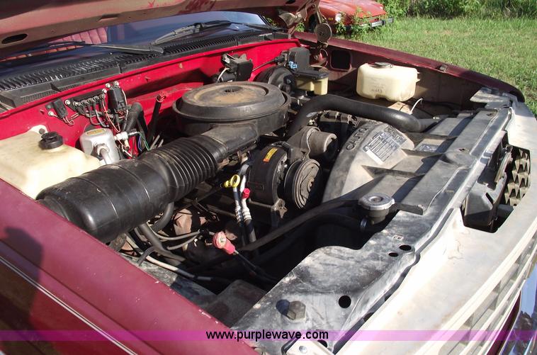 image for item A4086 1991 GMC Sierra 1500 SLE pickup truck