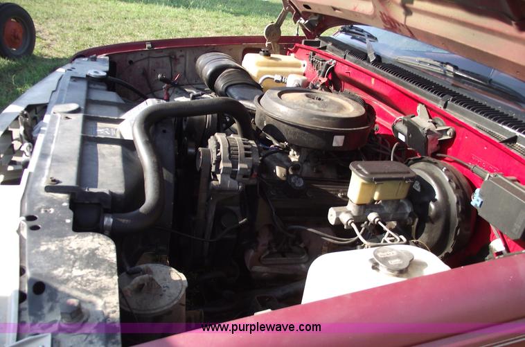 image for item A4086 1991 GMC Sierra 1500 SLE pickup truck