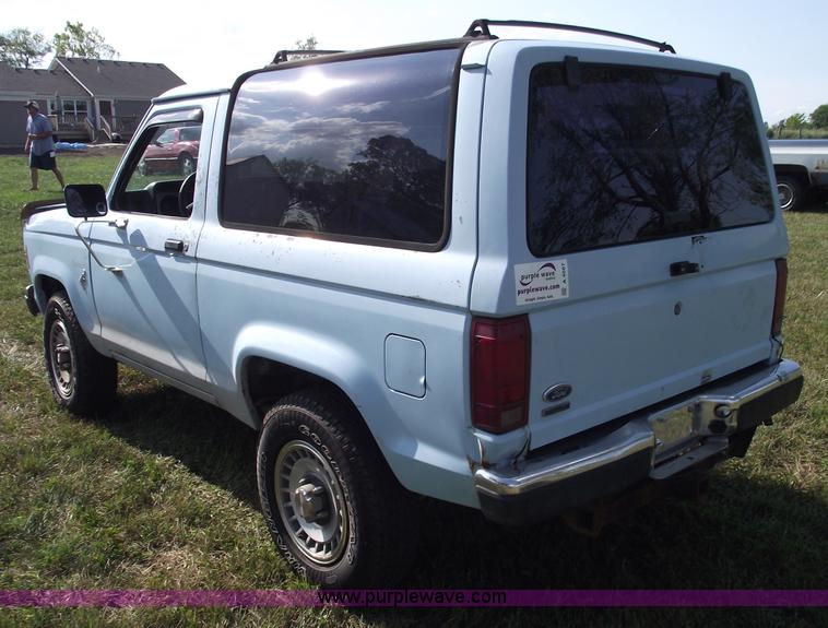 image for item A4087 1986 Ford Bronco II SUV