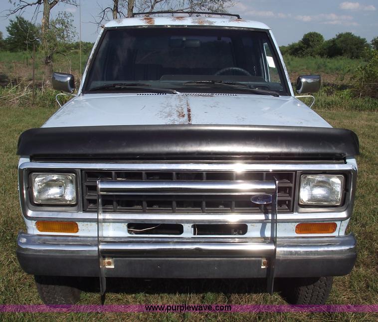 image for item A4087 1986 Ford Bronco II SUV