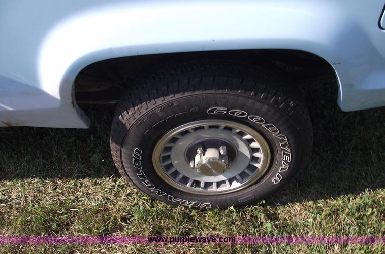 image for item A4087 1986 Ford Bronco II SUV