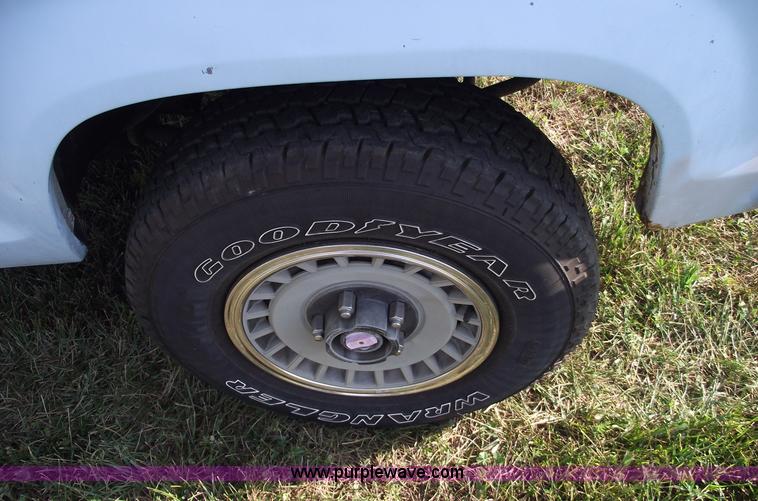 image for item A4087 1986 Ford Bronco II SUV