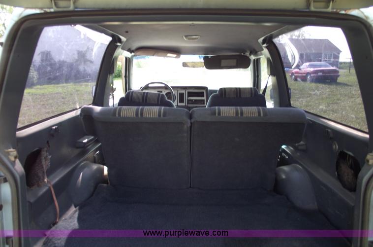 image for item A4087 1986 Ford Bronco II SUV