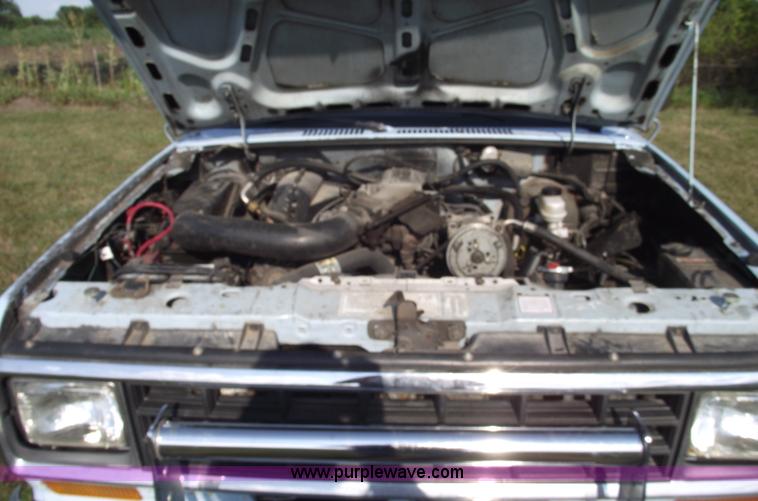 image for item A4087 1986 Ford Bronco II SUV