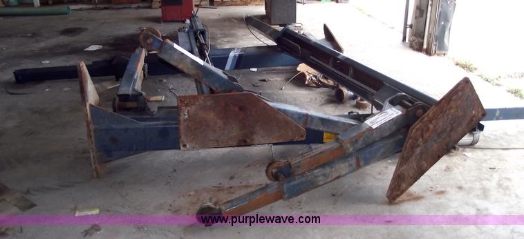 image for item A4105 Nussbaum 7,000 lb two-post auto lift