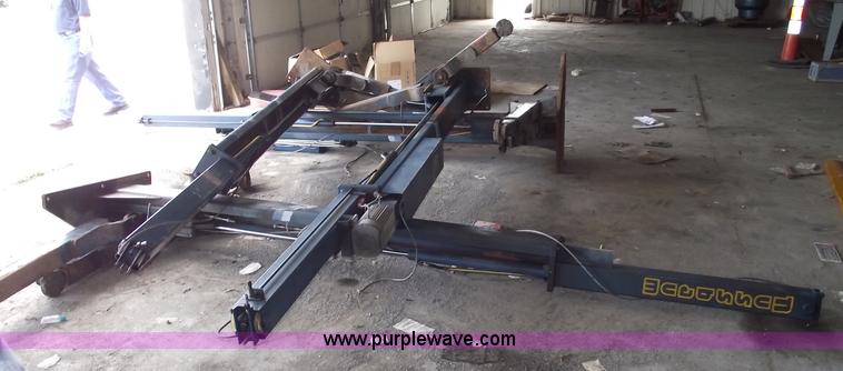 image for item A4105 Nussbaum 7,000 lb two-post auto lift