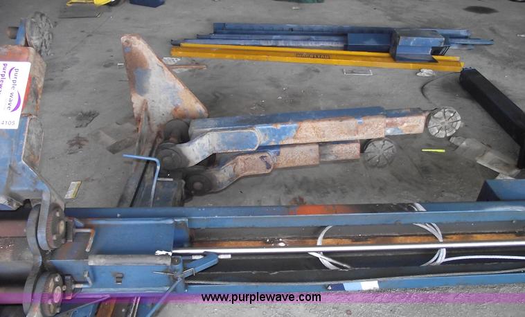 image for item A4105 Nussbaum 7,000 lb two-post auto lift