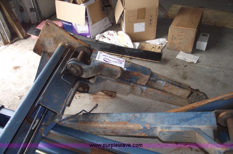 image for item A4106 Nussbaum 7,000 lb two-post auto lift