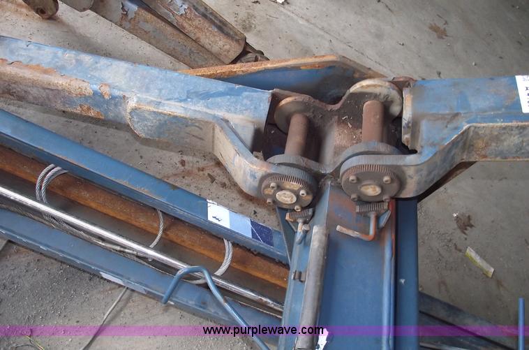 image for item A4106 Nussbaum 7,000 lb two-post auto lift