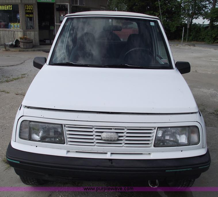 image for item A4110 1994 Geo Tracker convertible SUV