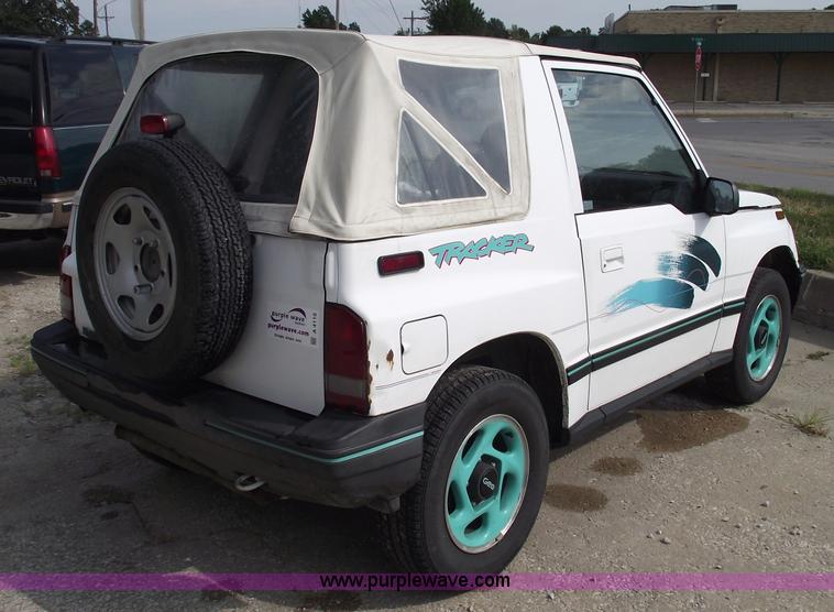 image for item A4110 1994 Geo Tracker convertible SUV