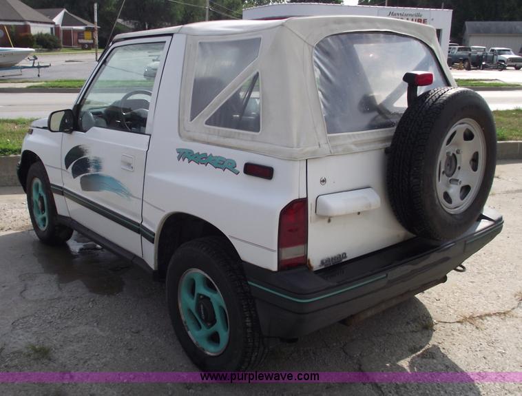 image for item A4110 1994 Geo Tracker convertible SUV