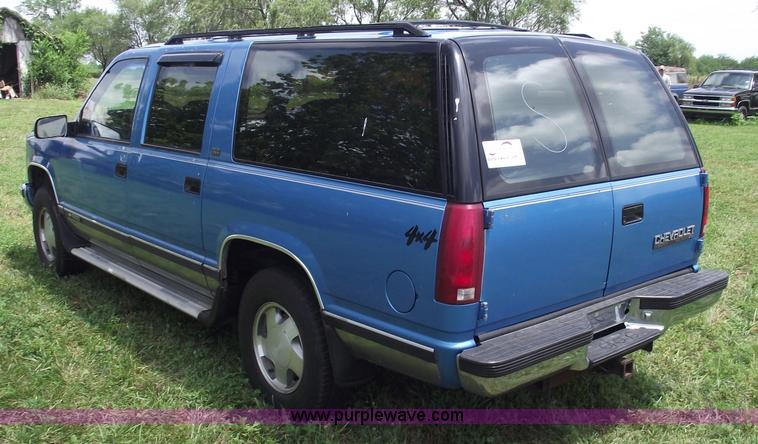 image for item A4232 1992 Chevrolet Suburban 1500 Silverado SUV