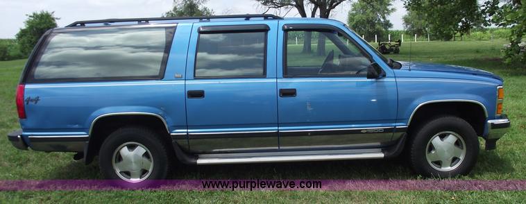image for item A4232 1992 Chevrolet Suburban 1500 Silverado SUV