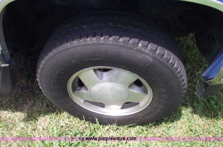 image for item A4232 1992 Chevrolet Suburban 1500 Silverado SUV