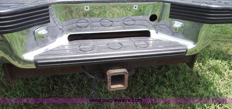 image for item A4232 1992 Chevrolet Suburban 1500 Silverado SUV