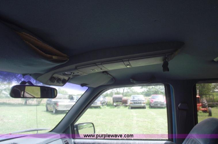 image for item A4232 1992 Chevrolet Suburban 1500 Silverado SUV