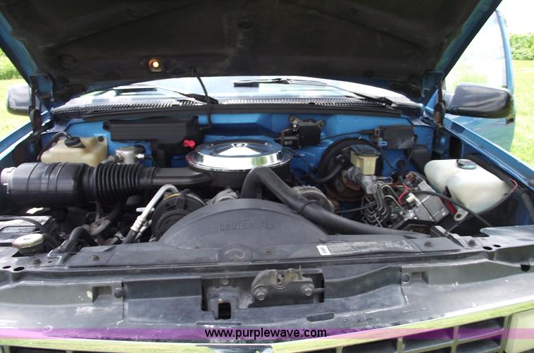 image for item A4232 1992 Chevrolet Suburban 1500 Silverado SUV