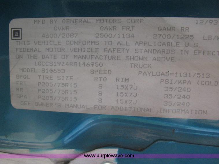 image for item A4295 1994 Chevrolet S10 LS extended cab pickup truck