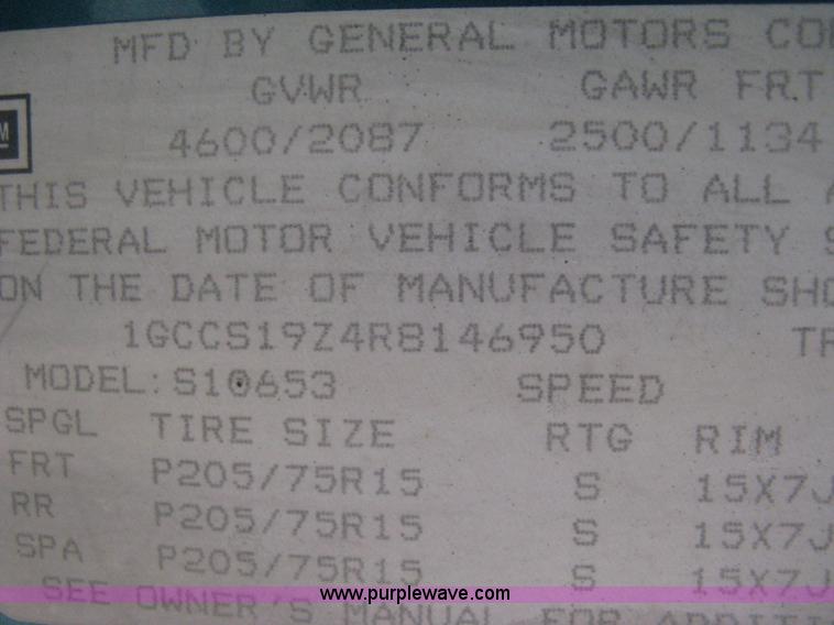 image for item A4295 1994 Chevrolet S10 LS extended cab pickup truck