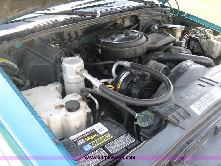 image for item A4295 1994 Chevrolet S10 LS extended cab pickup truck