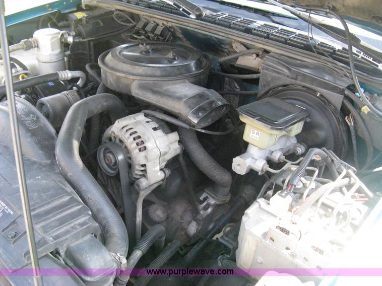 image for item A4295 1994 Chevrolet S10 LS extended cab pickup truck