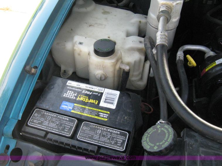 image for item A4295 1994 Chevrolet S10 LS extended cab pickup truck