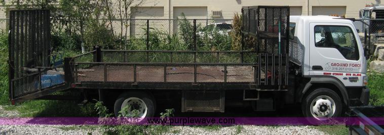 image for item A4297 2006 Ford LCF L45 flatbed utility truck