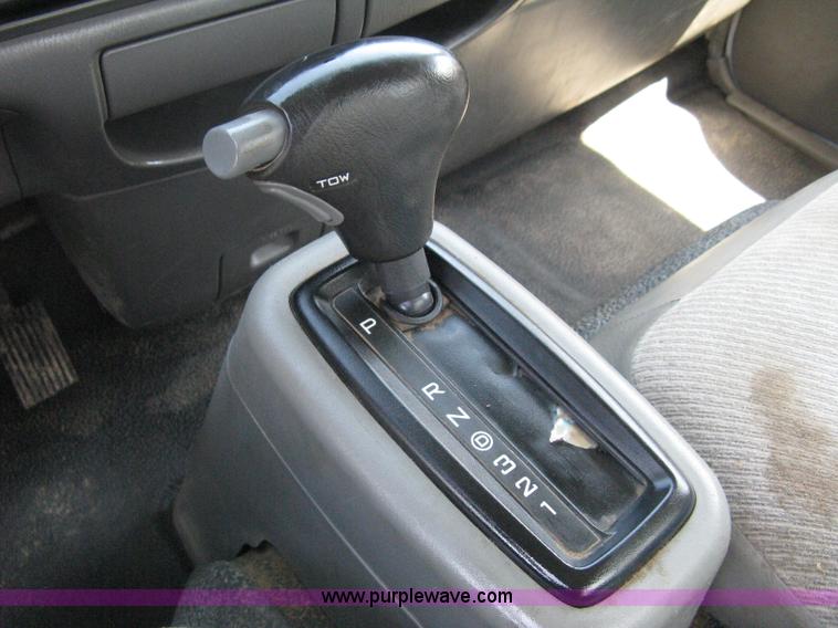 image for item A4297 2006 Ford LCF L45 flatbed utility truck