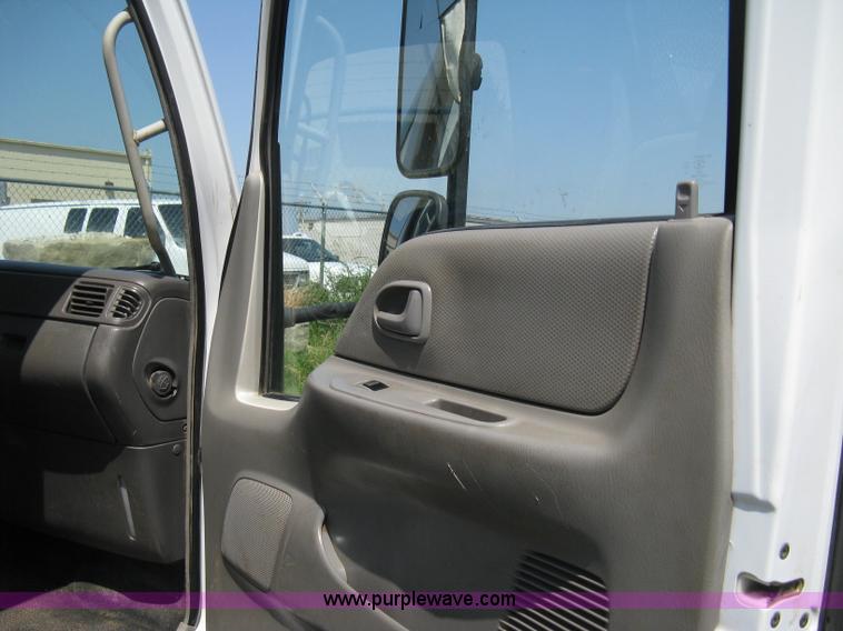 image for item A4297 2006 Ford LCF L45 flatbed utility truck