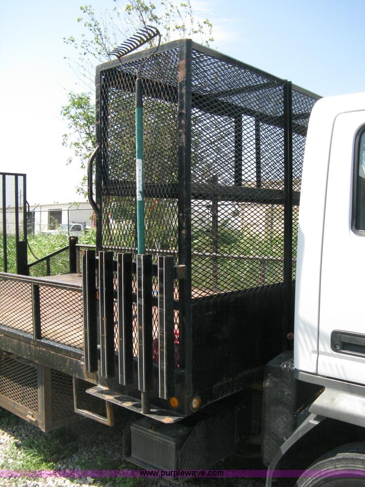 image for item A4297 2006 Ford LCF L45 flatbed utility truck