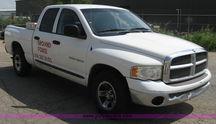 image for item A4299 2002 Dodge Ram 1500 SLT quad cab pickup truck