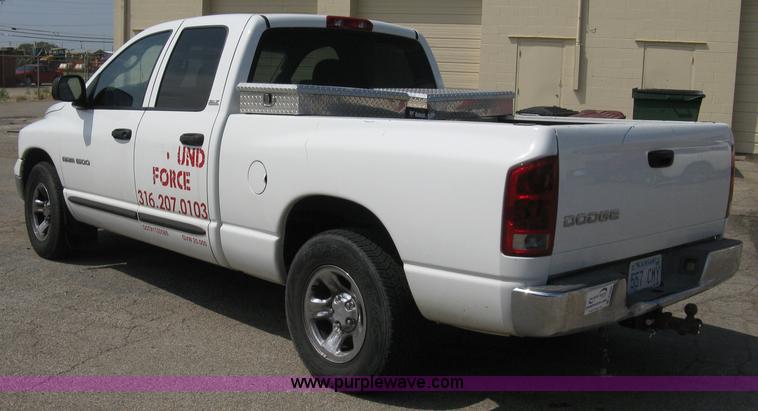 image for item A4299 2002 Dodge Ram 1500 SLT quad cab pickup truck
