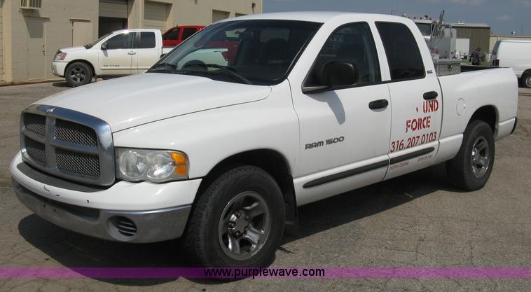 image for item A4299 2002 Dodge Ram 1500 SLT quad cab pickup truck