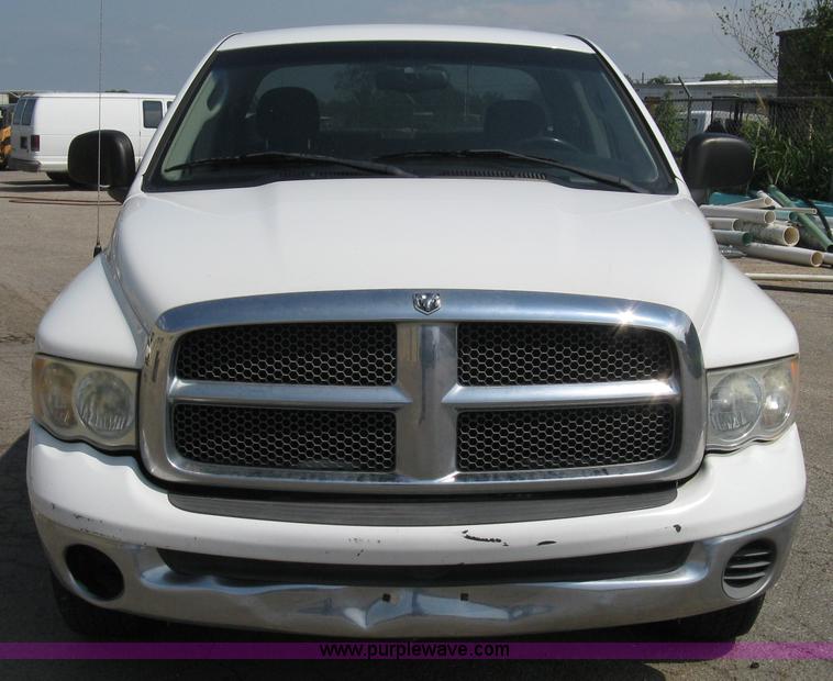 image for item A4299 2002 Dodge Ram 1500 SLT quad cab pickup truck