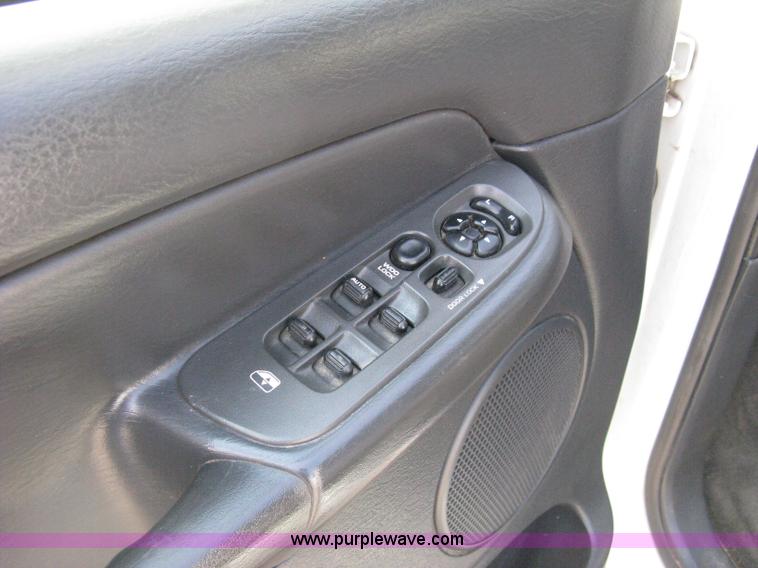 image for item A4299 2002 Dodge Ram 1500 SLT quad cab pickup truck