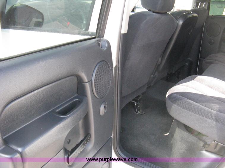 image for item A4299 2002 Dodge Ram 1500 SLT quad cab pickup truck