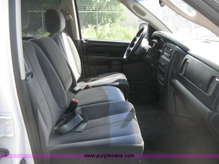 image for item A4299 2002 Dodge Ram 1500 SLT quad cab pickup truck