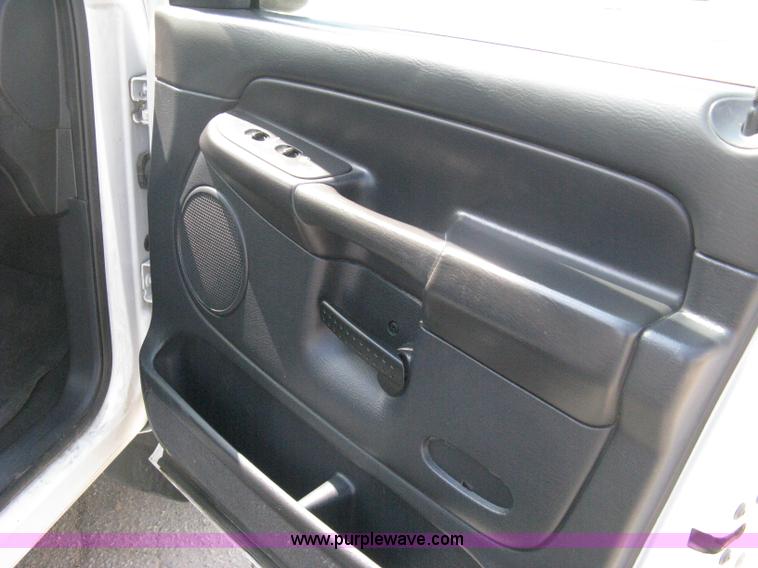 image for item A4299 2002 Dodge Ram 1500 SLT quad cab pickup truck