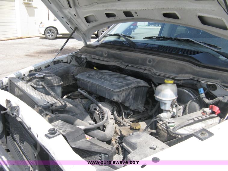 image for item A4299 2002 Dodge Ram 1500 SLT quad cab pickup truck