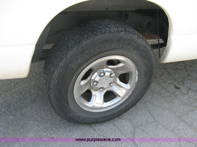 image for item A4299 2002 Dodge Ram 1500 SLT quad cab pickup truck