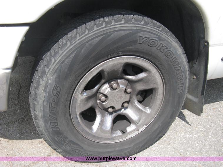 image for item A4299 2002 Dodge Ram 1500 SLT quad cab pickup truck