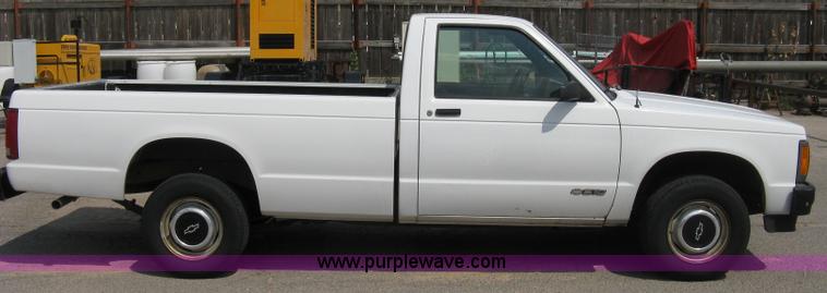 image for item A4303 1993 Chevrolet S10 pickup truck