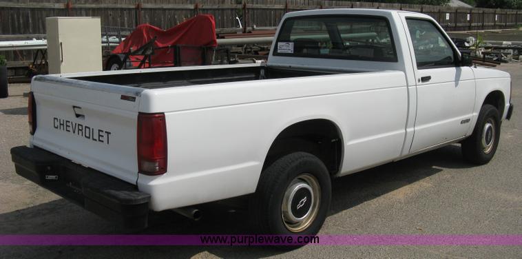 image for item A4303 1993 Chevrolet S10 pickup truck
