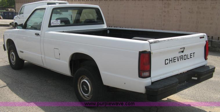 image for item A4303 1993 Chevrolet S10 pickup truck