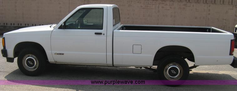 image for item A4303 1993 Chevrolet S10 pickup truck