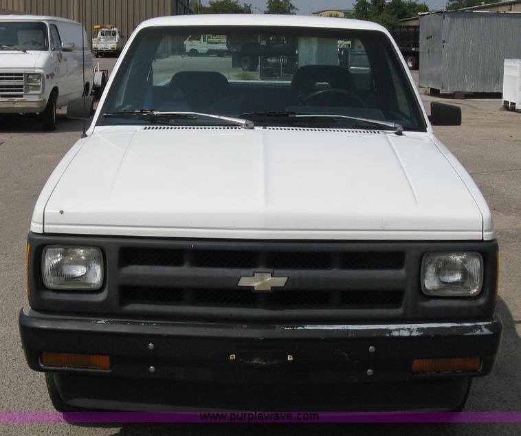 image for item A4303 1993 Chevrolet S10 pickup truck
