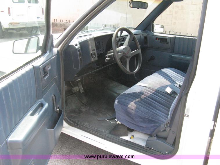 image for item A4303 1993 Chevrolet S10 pickup truck