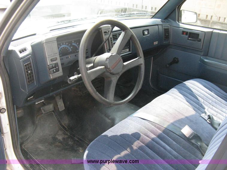 image for item A4303 1993 Chevrolet S10 pickup truck